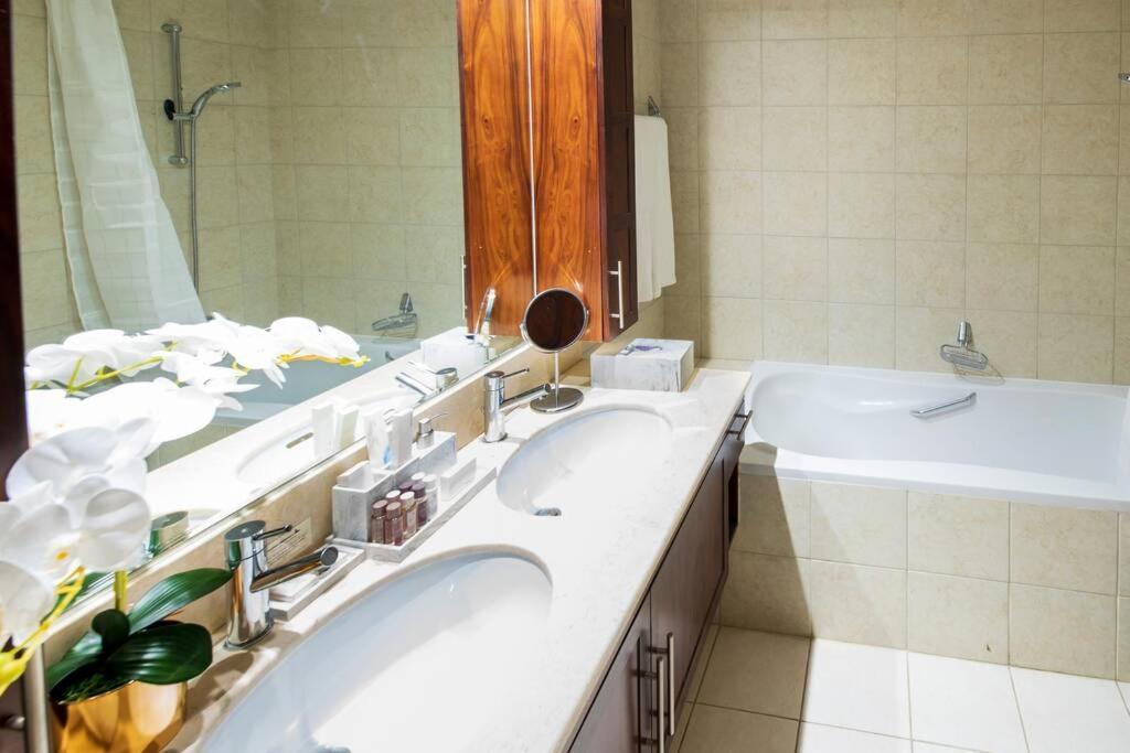 First Class 2Br With Full Burj Khalifa And Fountain View Dubai Buitenkant foto